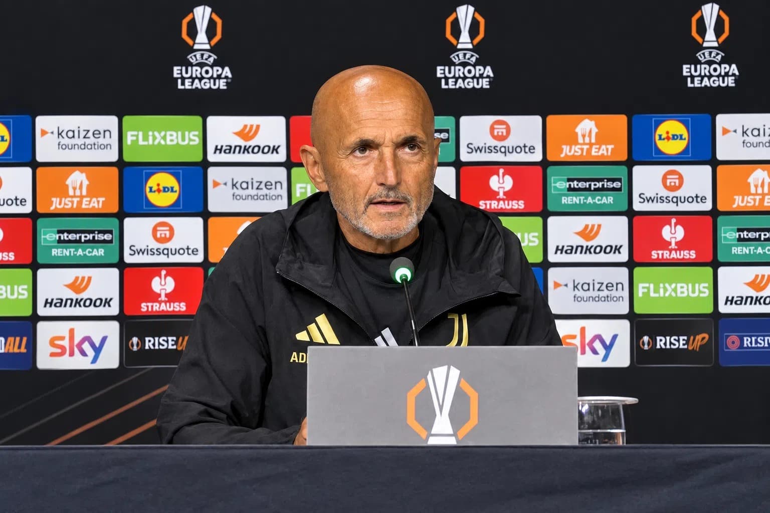 Luciano Spalletti op de persconferentie voor Juventus - N.E.C. (Foto: VI)