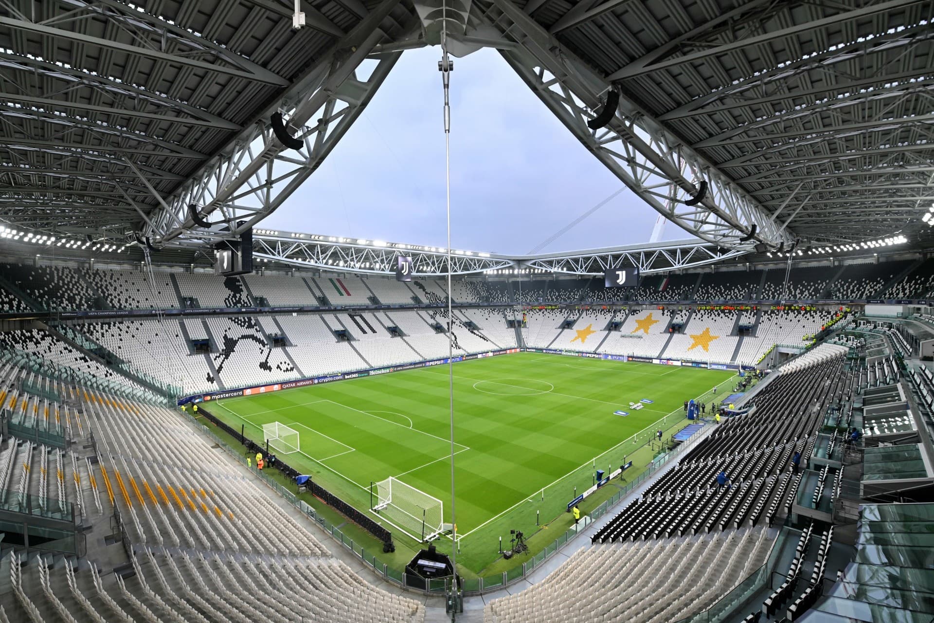 Het Allianz Stadium in Turijn, de avond voor Juventus - N.E.C. (Foto: N.E.C. Media)
